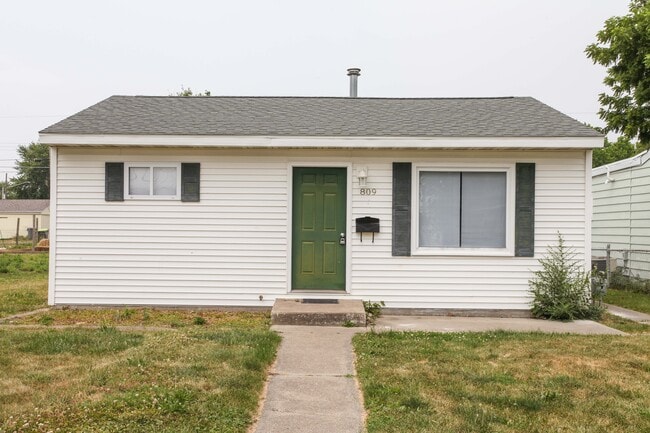 Building Photo - 809 N. SHERMAN