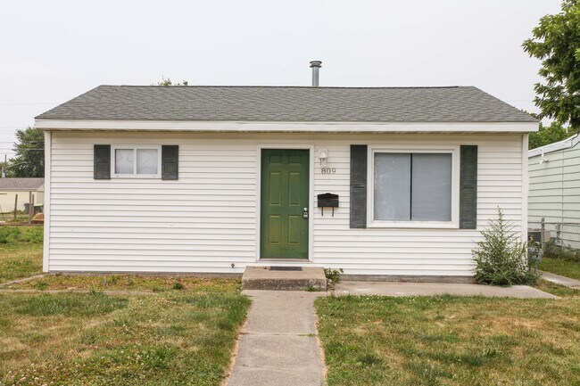 Foto del edificio - 809 N. SHERMAN