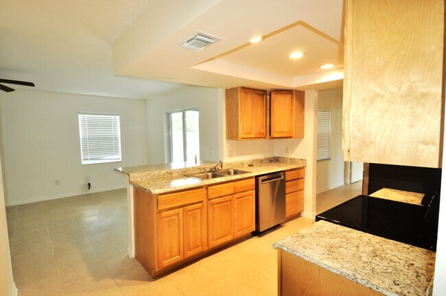Foto del edificio - 838 Gillen Ave NW