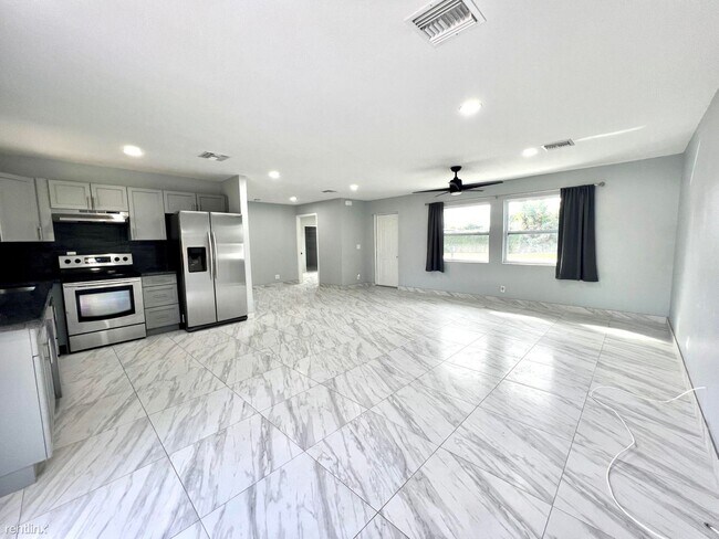 Building Photo - 3 br, 2 bath House - 1228 Victoria Drive, ...