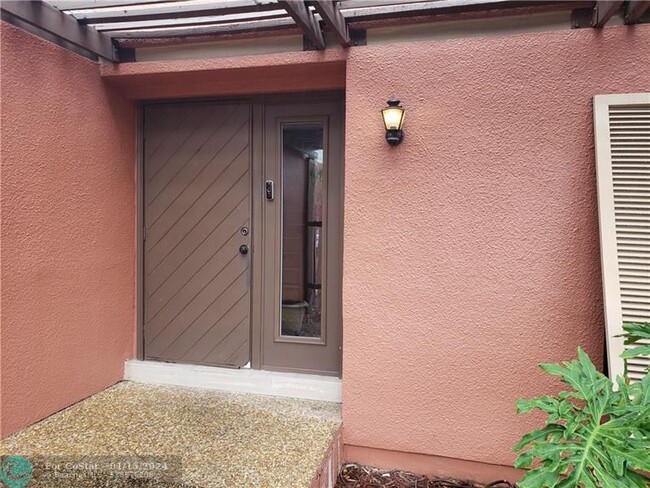 Building Photo - 1520 Hammock Ln