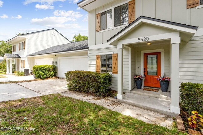 Foto del edificio - 5520 Stanford Rd