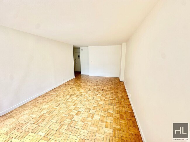 Building Photo - Fourth Avenue