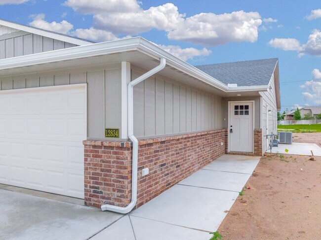 Foto del edificio - 2432 S Wheatland St