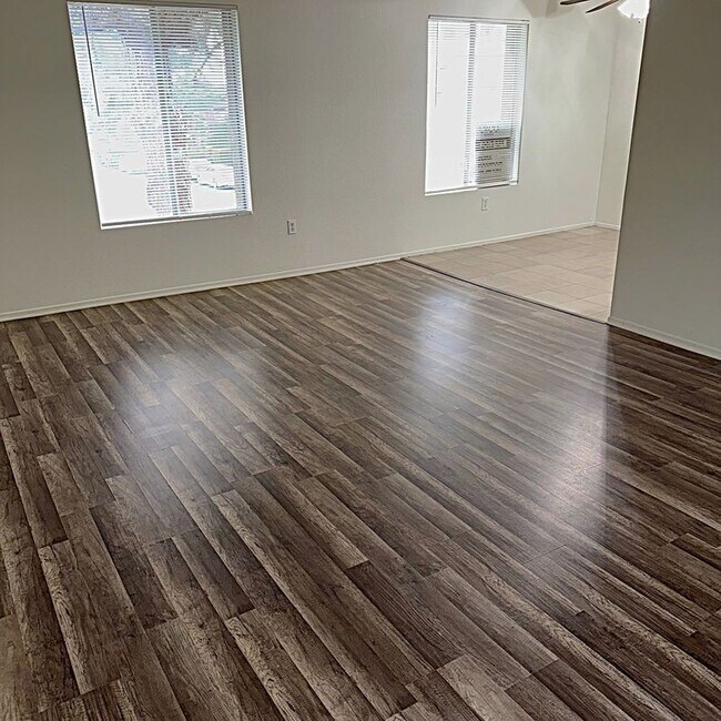 Foto del edificio - 420 E Blueridge Ave