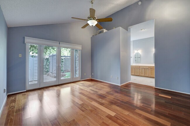 Foto del edificio - 12811 Ashford Hills Dr