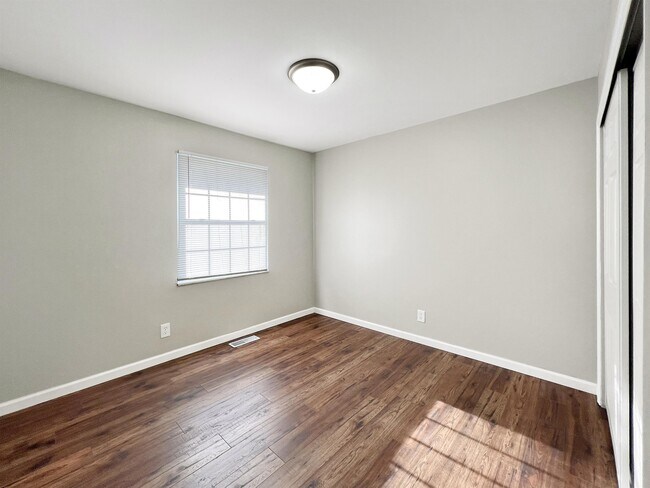 Foto del edificio - 1560 Bluefield Dr