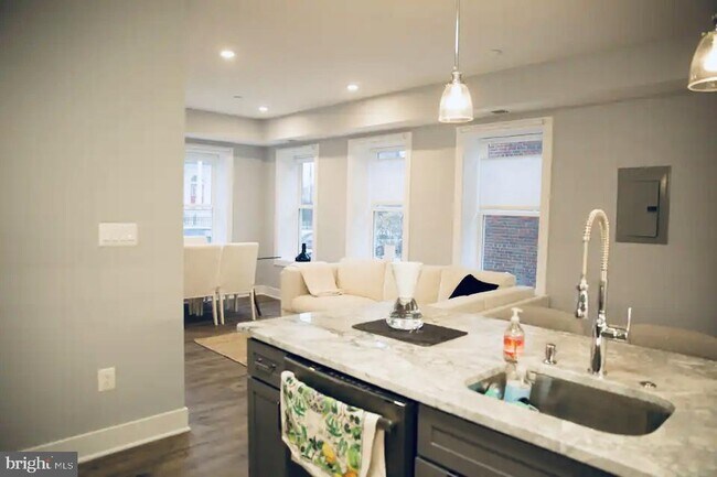 Foto del edificio - 1340 Nicholson St NW