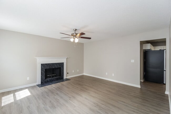 Foto del edificio - 4548 White Rd