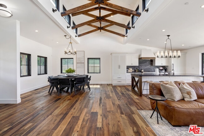 Foto del edificio - 6711 Wandermere Rd