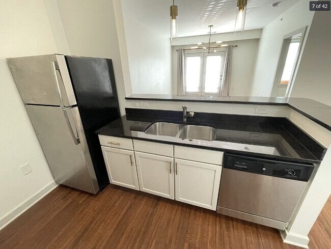 Building Photo - 1 Bedroom Condo in Nashville