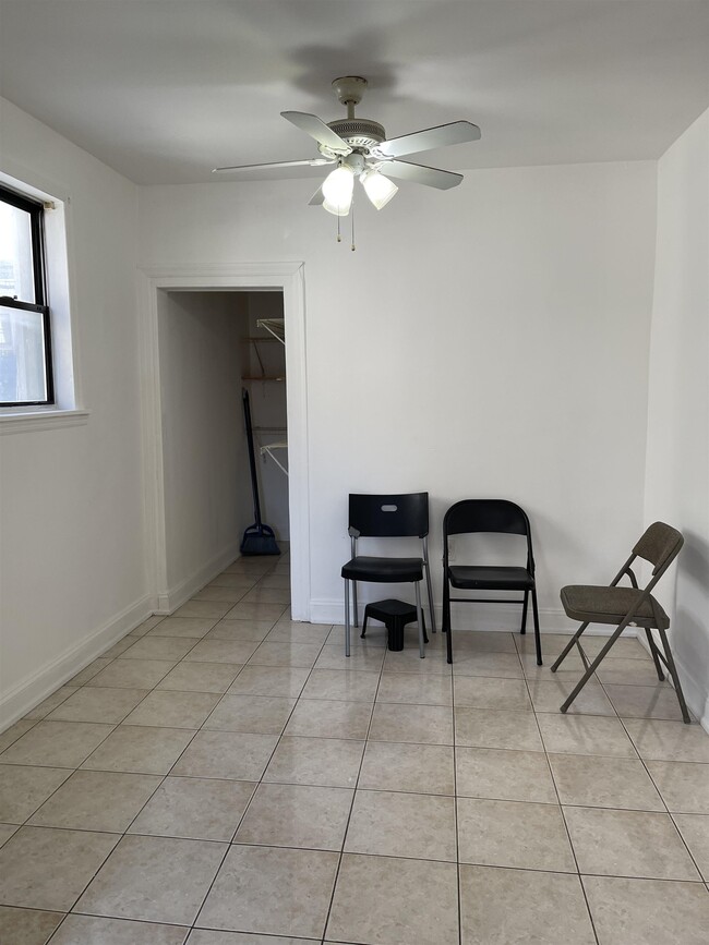Building Photo - 397 Palisade Ave