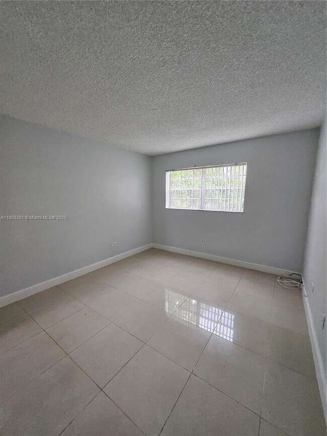 Foto del edificio - 8101 SW 73rd Ave