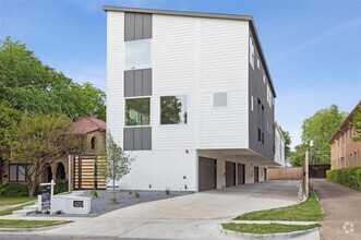 Building Photo - 6201 Oram St