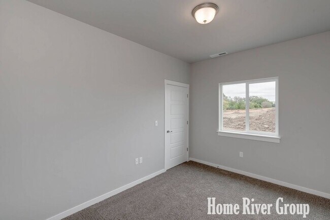 Building Photo - Brand New 3 Bed 2 Bath Duplex!