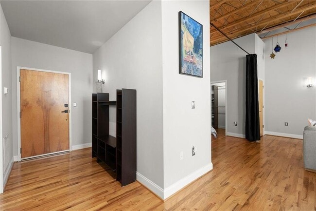 Foto del edificio - 1756 Liberty Ln