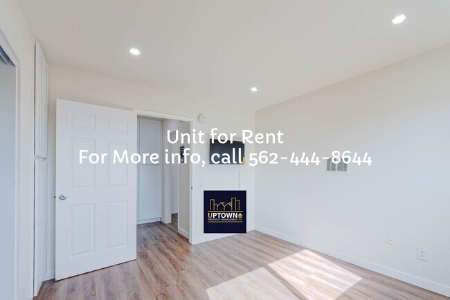 Building Photo - Breed