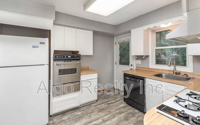 Foto del edificio - 3620-3630 Louisiana Ave N