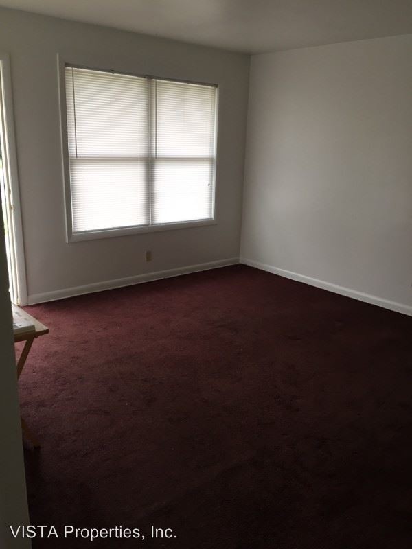 Building Photo - 3 br, 1 bath House - 4601 Silverleaf Drive