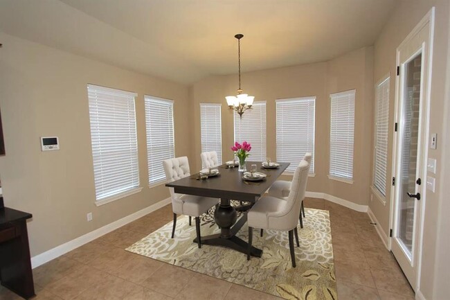 Building Photo - 18104 Lipan Apache Cove