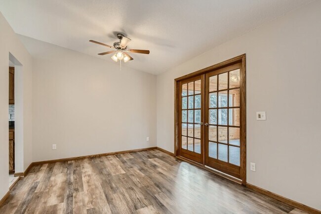 Building Photo - 1609 Rio Loma Ln
