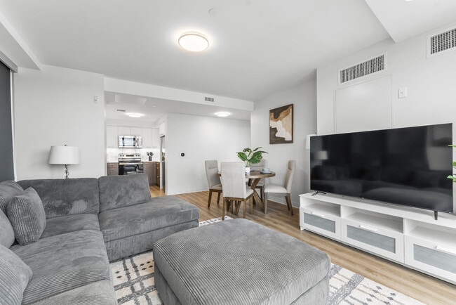 Foto del edificio - 284 Western Ave