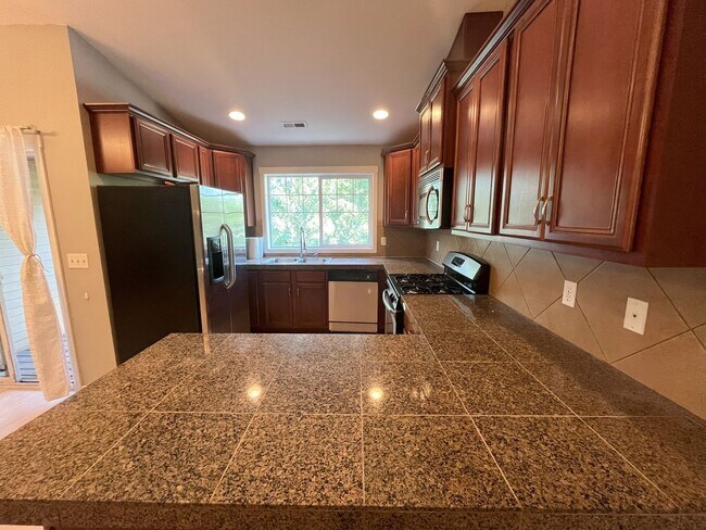 Foto del edificio - Bright & Spacious St. Johns Townhouse with...