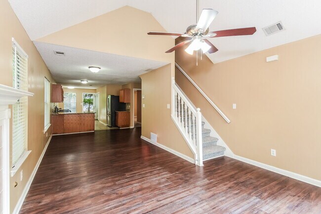 Building Photo - 1531 Wembley Dr