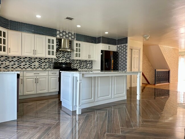 Foto del edificio - 3 Harbor Front Ct