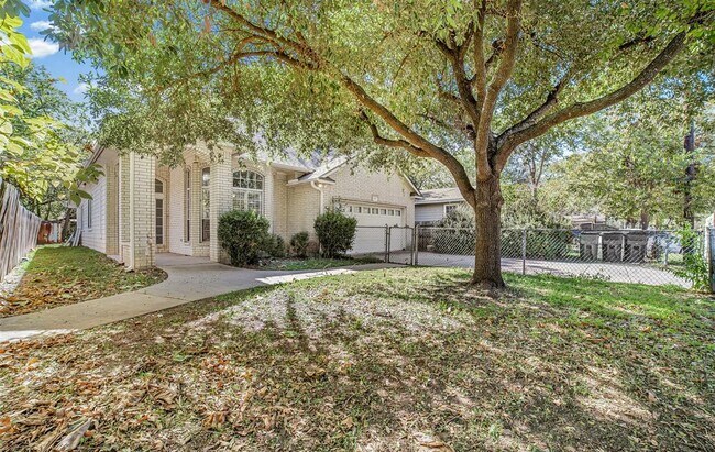 Foto del edificio - 409 E Austin Ave