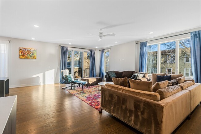 Foto del edificio - 2352 W Winona St