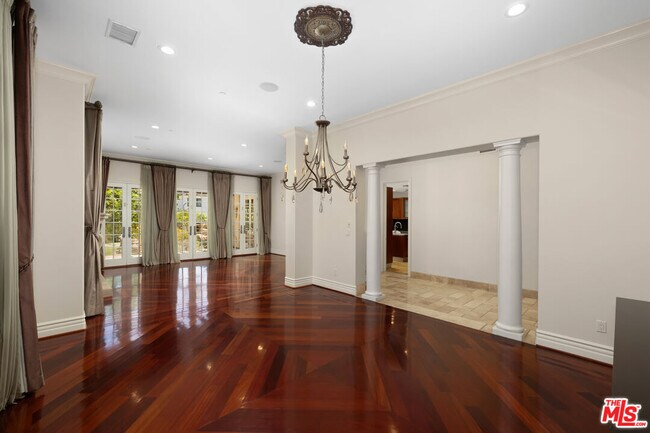 Foto del edificio - 314 N Palm Dr