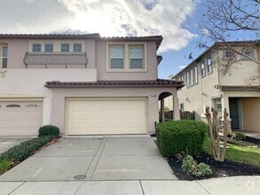 Building Photo - 1108 Tocia Ave