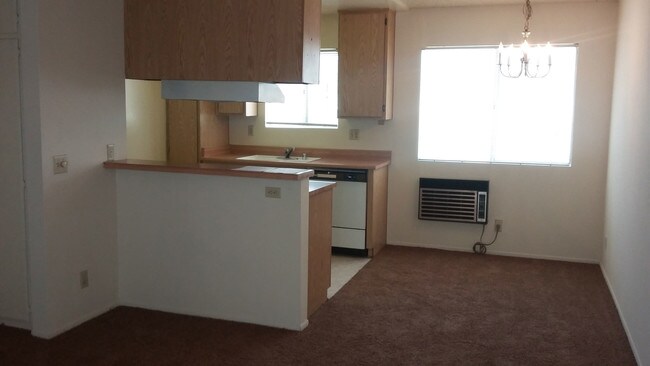 Kitchen - 16808 Sherman Way