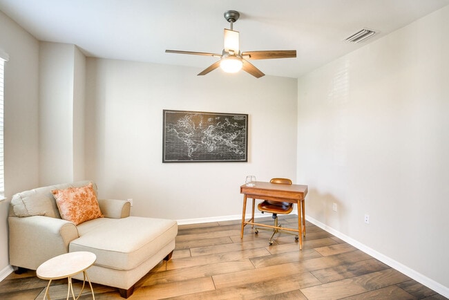 Foto del edificio - 15968 Leaning Pine Ln