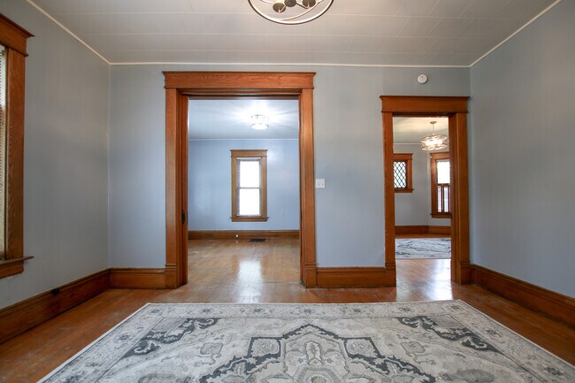 Foto del edificio - 231 E Ninth St