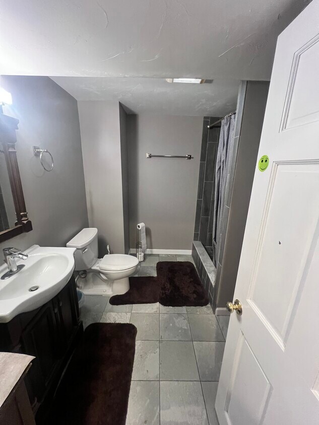 Foto del edificio - 63 Purinton St