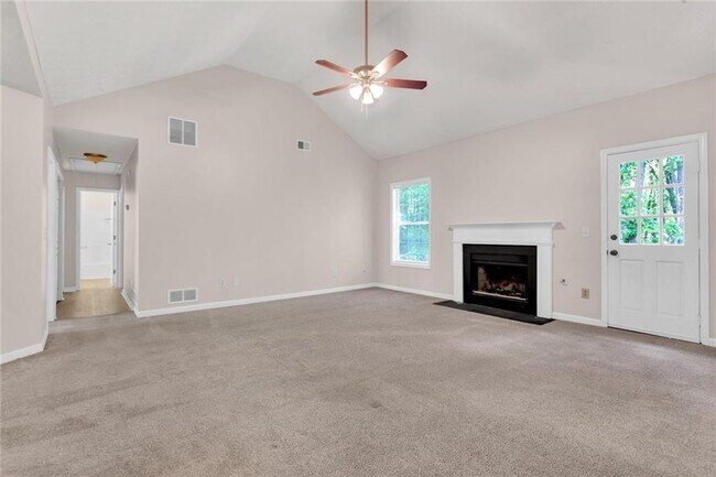 Building Photo - 878 Grindstone Dr SW