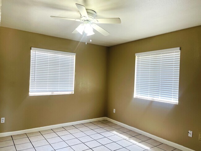 Foto del edificio - 430 W Beechwood Ave