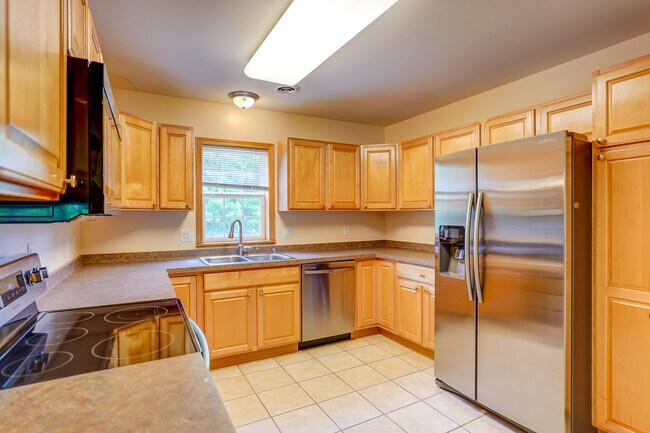 Foto del edificio - 1813 Carns Dr