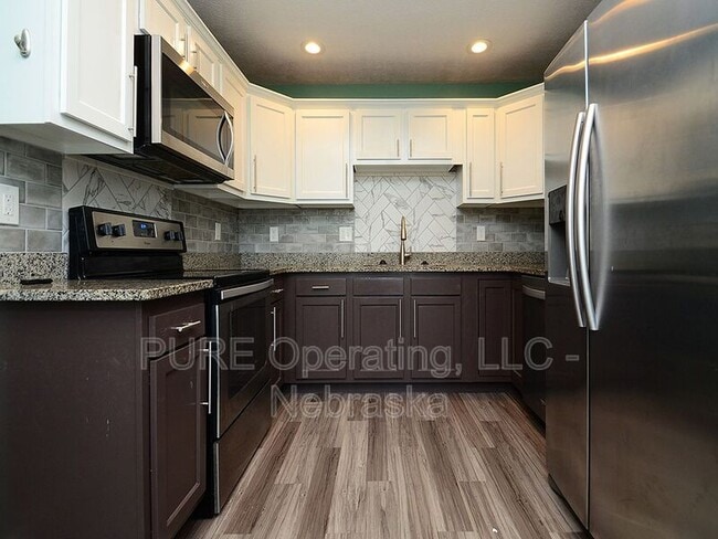 Building Photo - 13951 Jefferson Cir