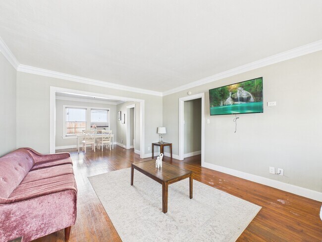 Building Photo - 1920 Richmond Ave.