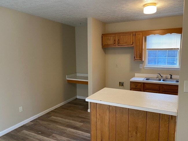Building Photo - 6616 Burlwood Dr