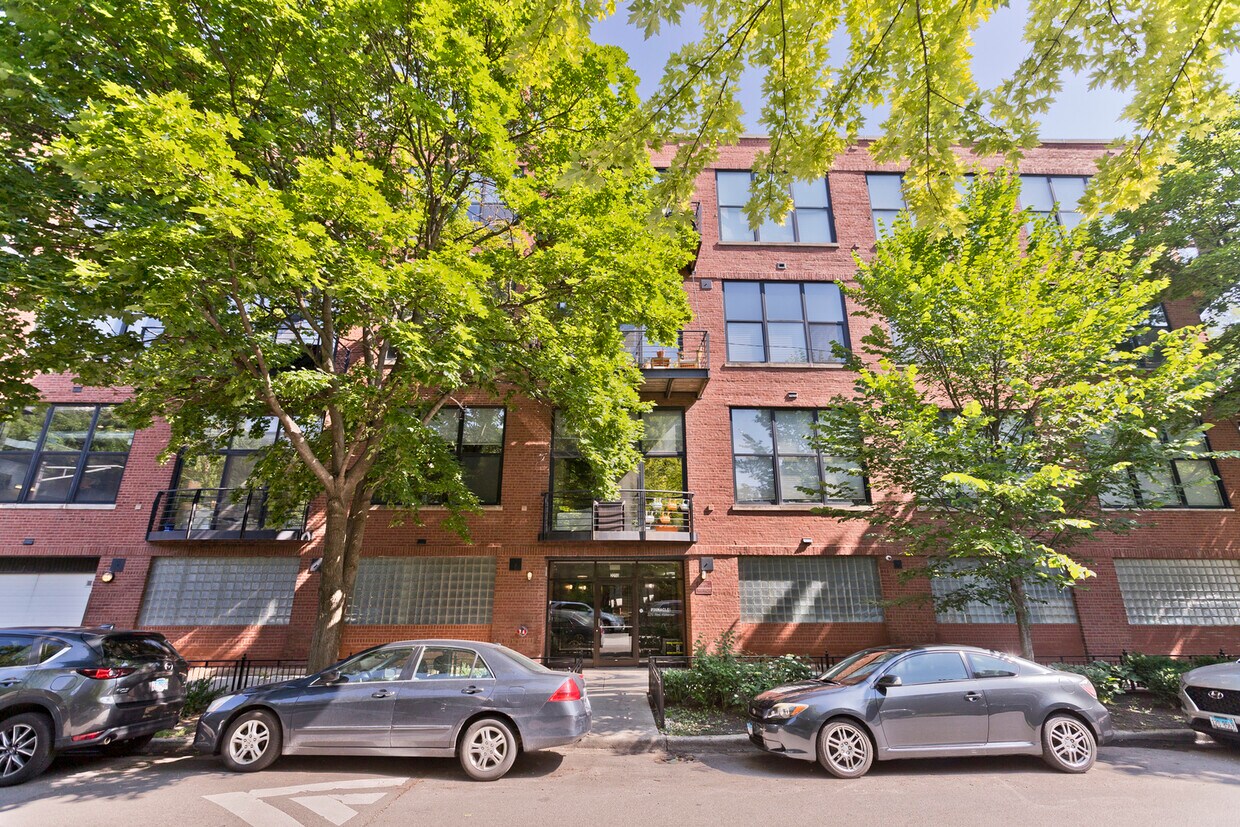 Foto principal - 2210 W Wabansia Ave