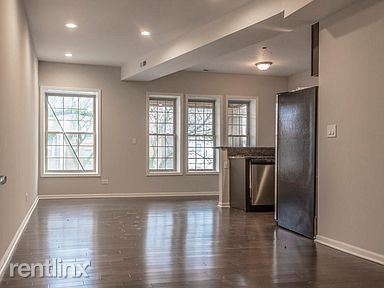 Building Photo - 3 br, 2 bath Condo - 4320 S Michigan Ave