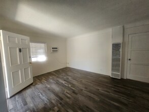 Building Photo - 1250 Yosemite Dr