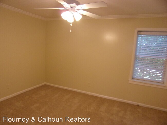 Building Photo - 931 Oakview Ave