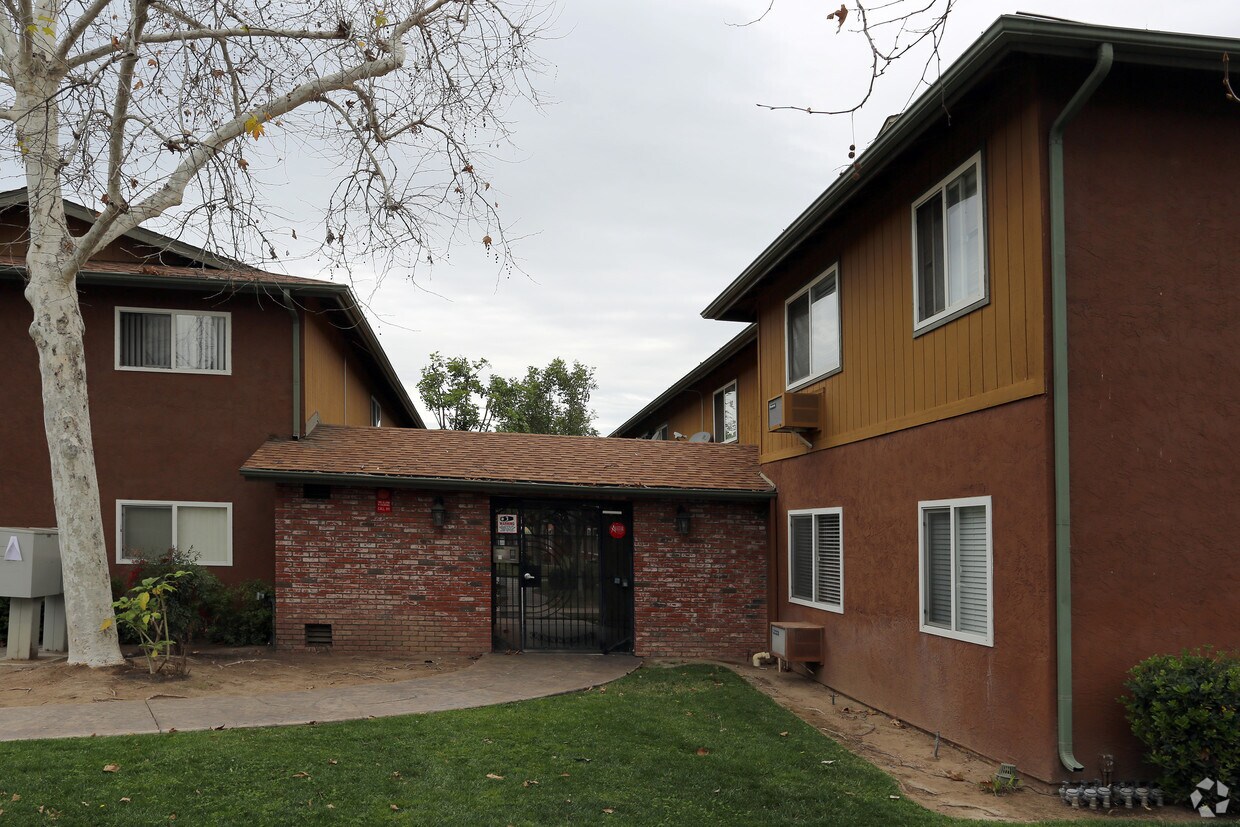 Primary Photo - Maple Park Villas
