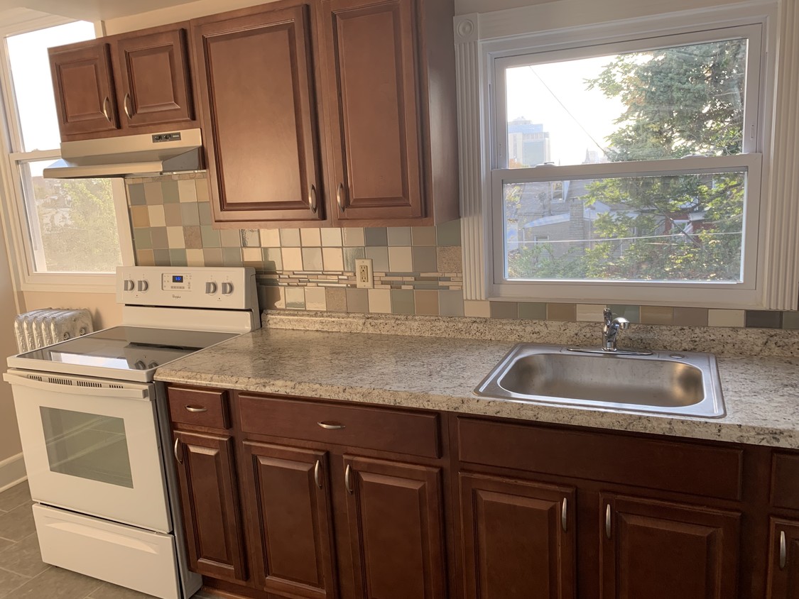 Primary Photo - 136 N 11th St