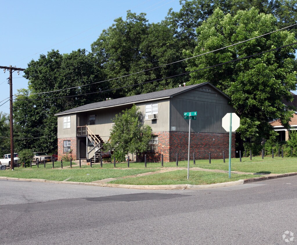 Primary Photo - 440 4th St N